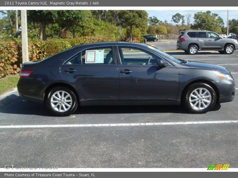 Magnetic Gray Metallic / Ash 2011 Toyota Camry XLE