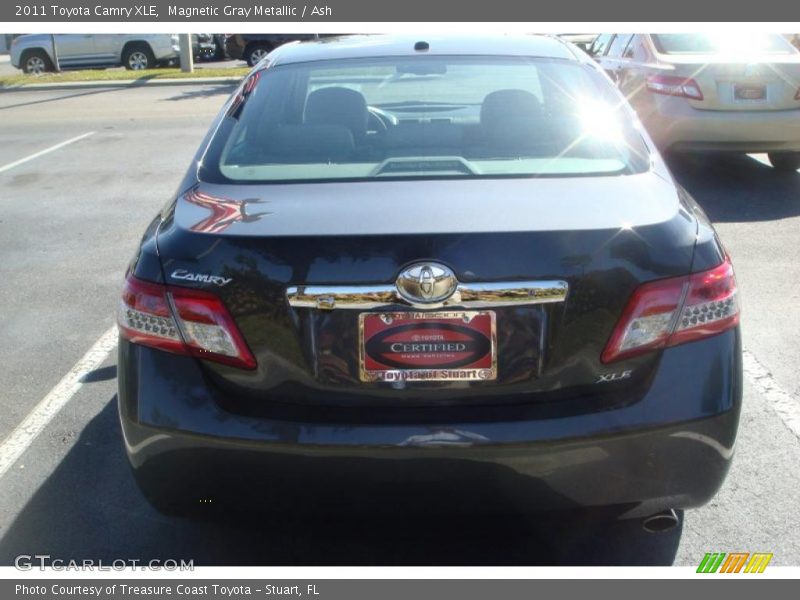 Magnetic Gray Metallic / Ash 2011 Toyota Camry XLE