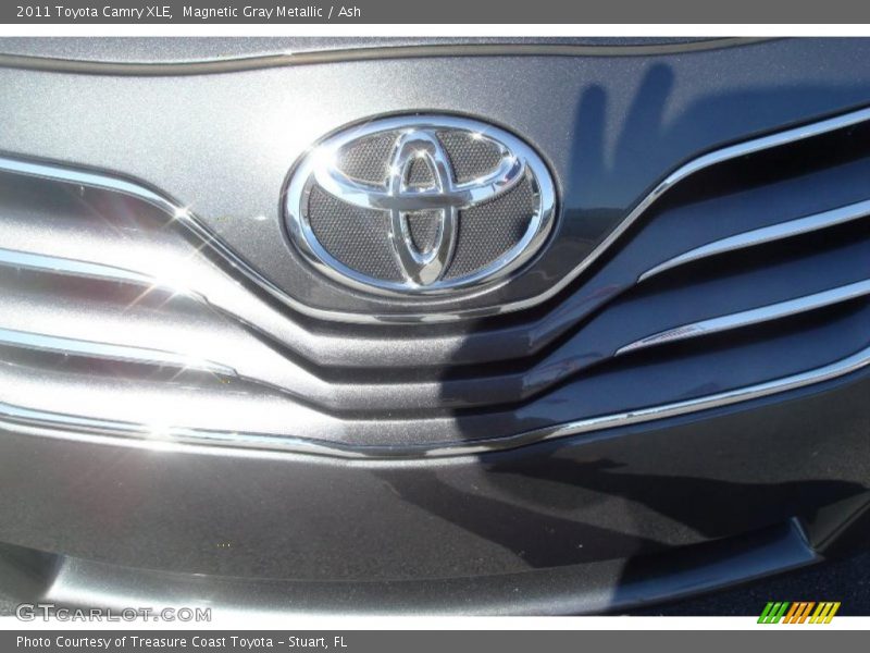 Magnetic Gray Metallic / Ash 2011 Toyota Camry XLE