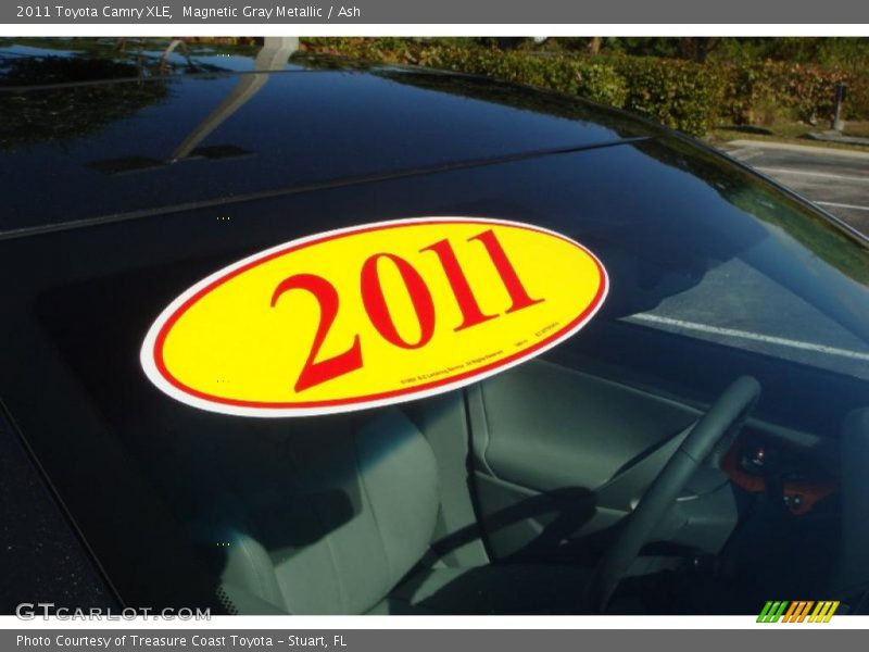 Magnetic Gray Metallic / Ash 2011 Toyota Camry XLE