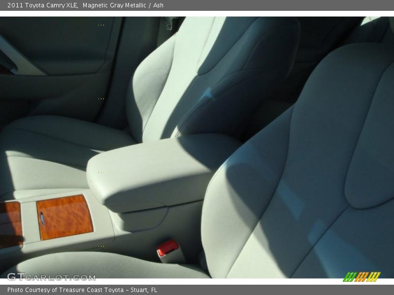 Magnetic Gray Metallic / Ash 2011 Toyota Camry XLE