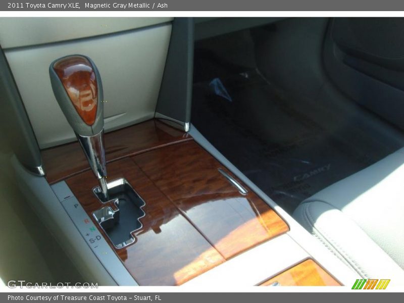 Magnetic Gray Metallic / Ash 2011 Toyota Camry XLE