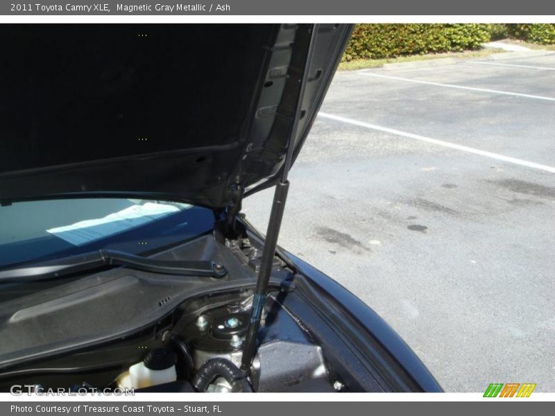Magnetic Gray Metallic / Ash 2011 Toyota Camry XLE