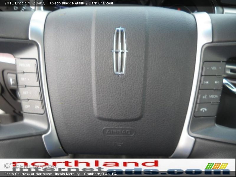 Tuxedo Black Metallic / Dark Charcoal 2011 Lincoln MKZ AWD