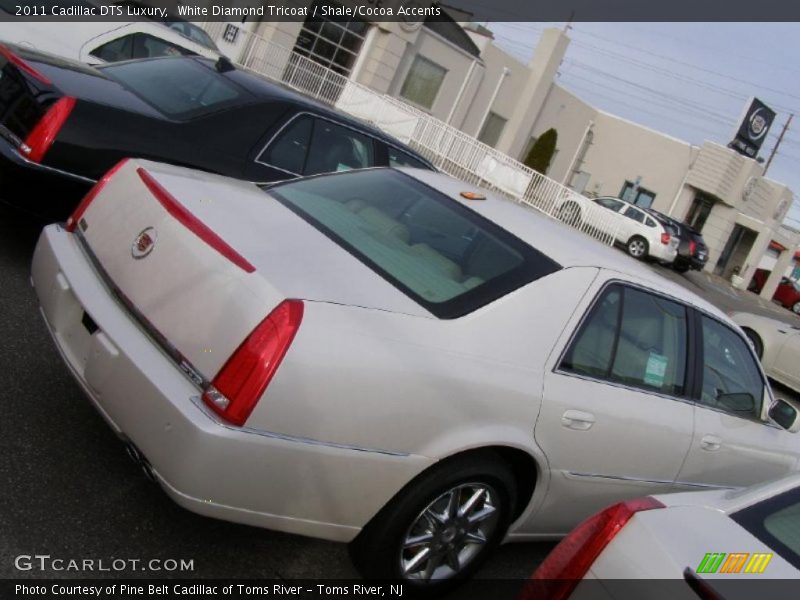 White Diamond Tricoat / Shale/Cocoa Accents 2011 Cadillac DTS Luxury