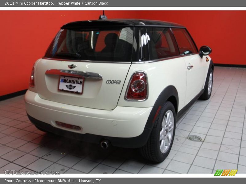 Pepper White / Carbon Black 2011 Mini Cooper Hardtop