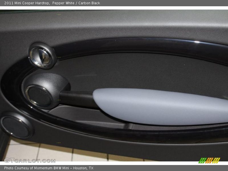 Pepper White / Carbon Black 2011 Mini Cooper Hardtop
