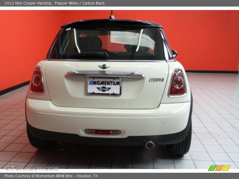 Pepper White / Carbon Black 2011 Mini Cooper Hardtop