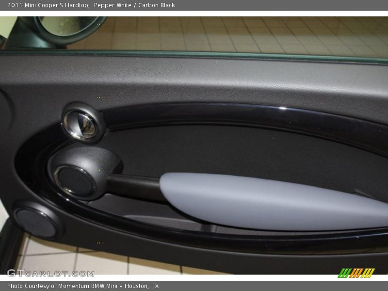 Pepper White / Carbon Black 2011 Mini Cooper S Hardtop