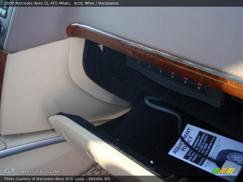 Arctic White / Macadamia 2008 Mercedes-Benz GL 450 4Matic