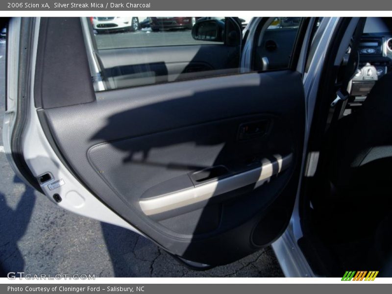 Silver Streak Mica / Dark Charcoal 2006 Scion xA