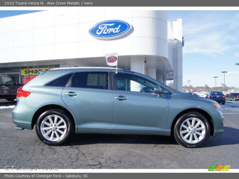 Aloe Green Metallic / Ivory 2010 Toyota Venza I4