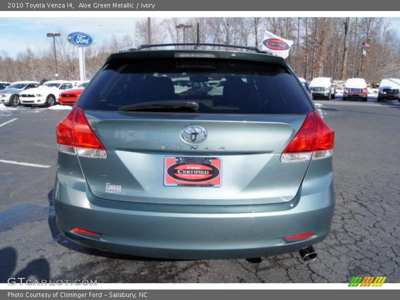 Aloe Green Metallic / Ivory 2010 Toyota Venza I4