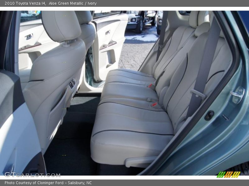  2010 Venza I4 Ivory Interior