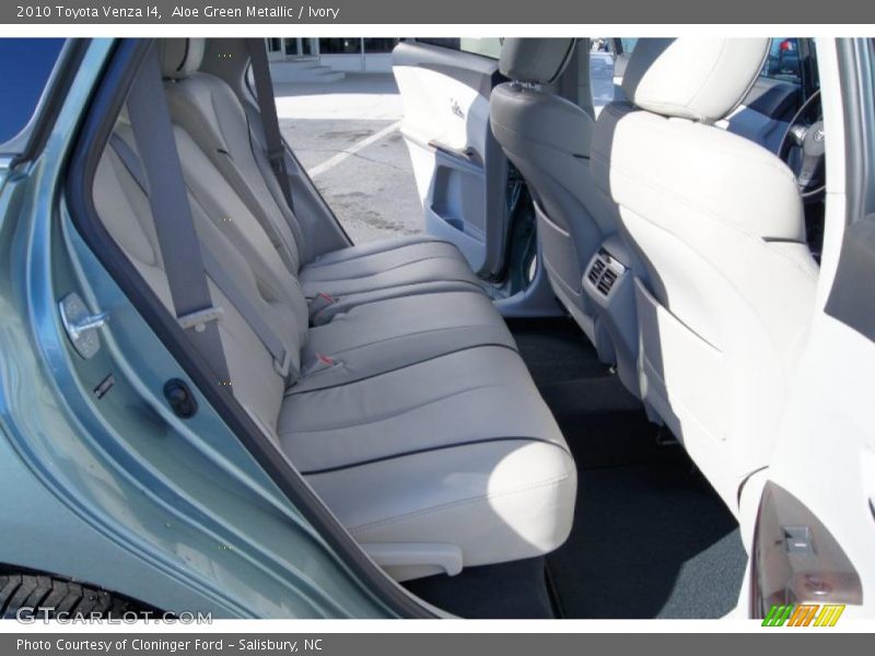  2010 Venza I4 Ivory Interior