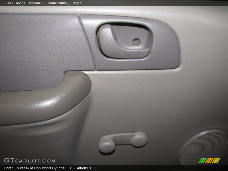 Stone White / Taupe 2003 Dodge Caravan SE