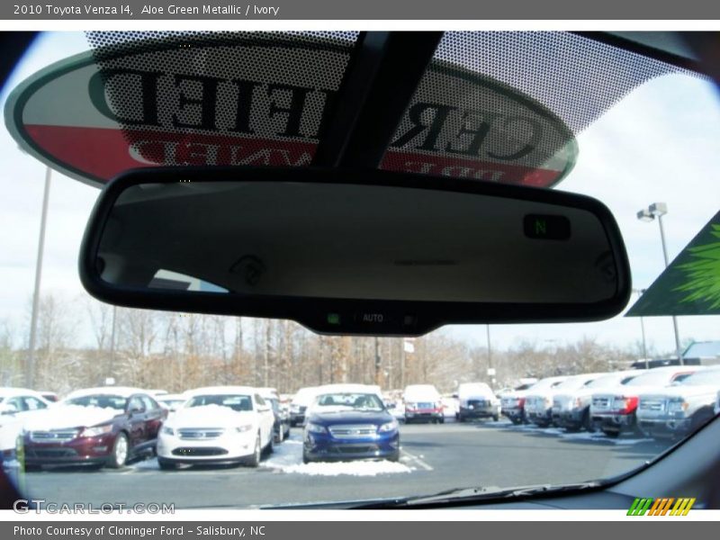 Aloe Green Metallic / Ivory 2010 Toyota Venza I4