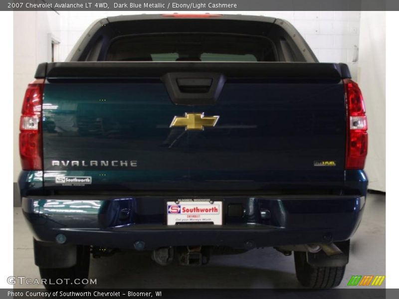 Dark Blue Metallic / Ebony/Light Cashmere 2007 Chevrolet Avalanche LT 4WD