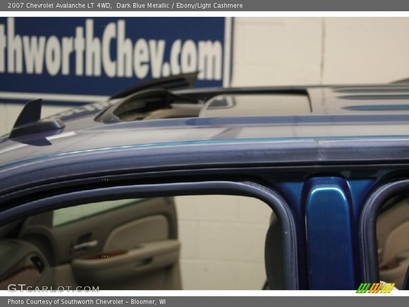 Dark Blue Metallic / Ebony/Light Cashmere 2007 Chevrolet Avalanche LT 4WD