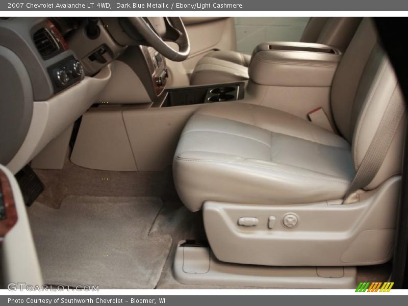 Dark Blue Metallic / Ebony/Light Cashmere 2007 Chevrolet Avalanche LT 4WD