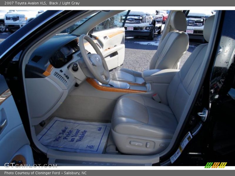 Black / Light Gray 2007 Toyota Avalon XLS
