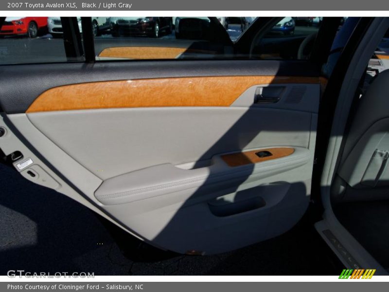 Black / Light Gray 2007 Toyota Avalon XLS