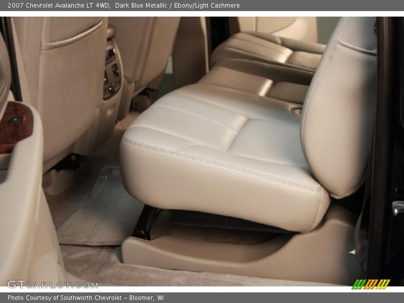 Dark Blue Metallic / Ebony/Light Cashmere 2007 Chevrolet Avalanche LT 4WD