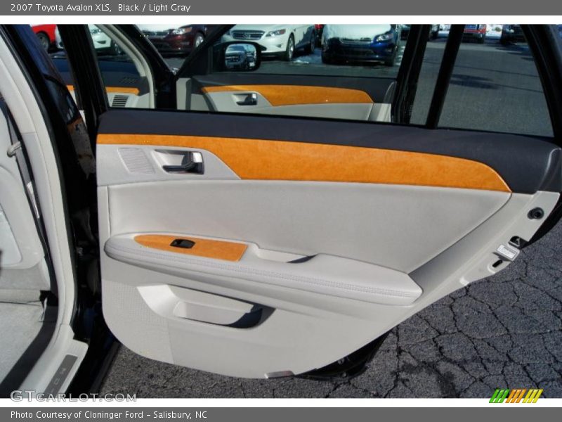 Black / Light Gray 2007 Toyota Avalon XLS