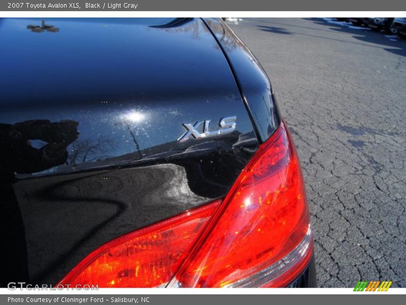 Black / Light Gray 2007 Toyota Avalon XLS