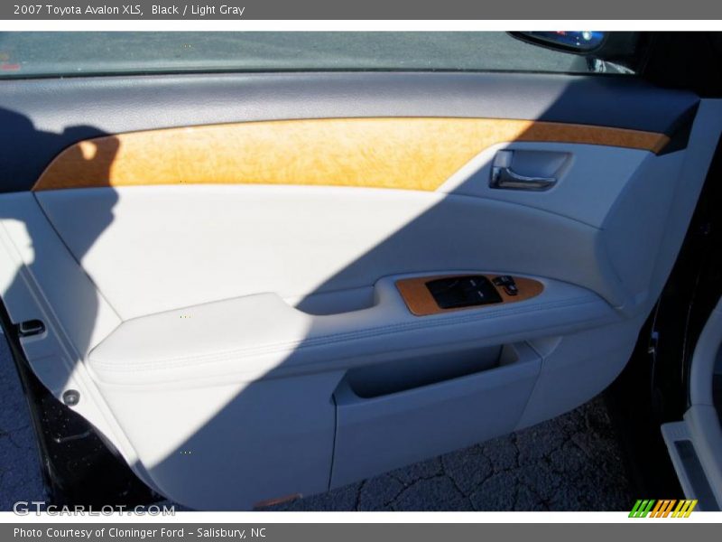 Black / Light Gray 2007 Toyota Avalon XLS