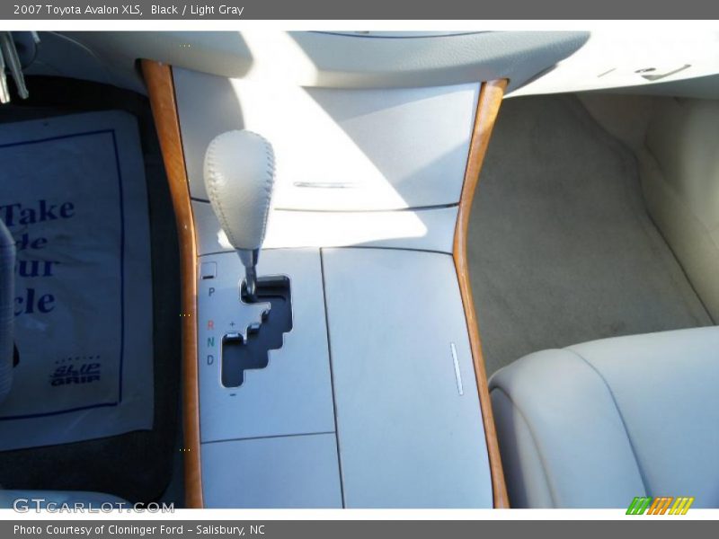 Black / Light Gray 2007 Toyota Avalon XLS