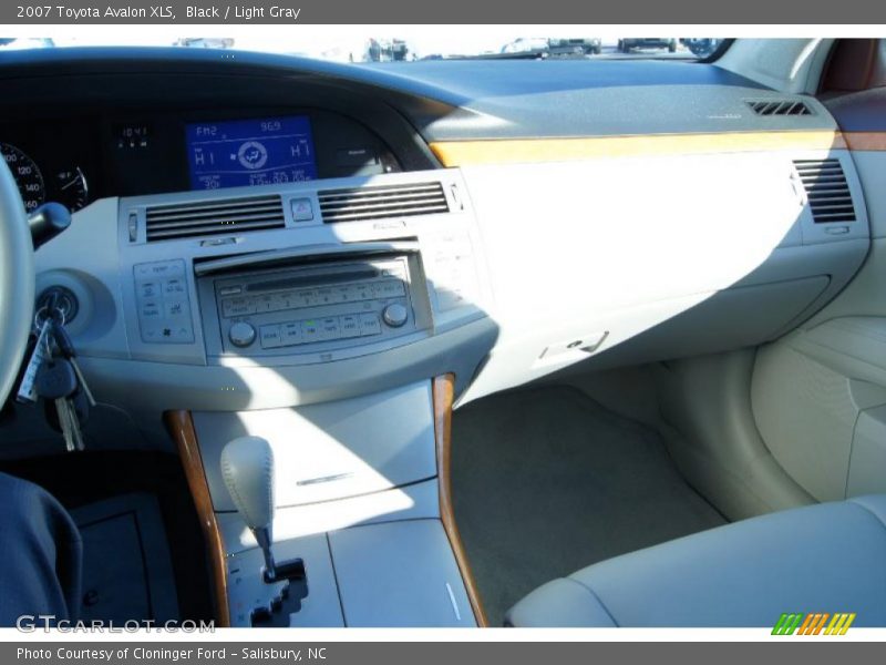 Black / Light Gray 2007 Toyota Avalon XLS