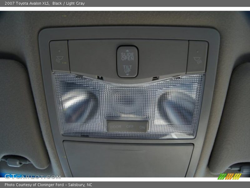 Black / Light Gray 2007 Toyota Avalon XLS