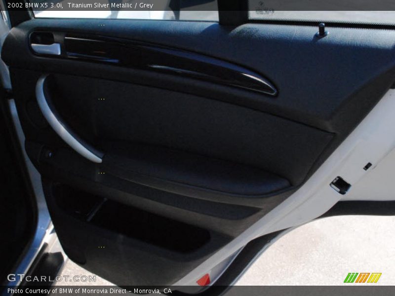 Titanium Silver Metallic / Grey 2002 BMW X5 3.0i