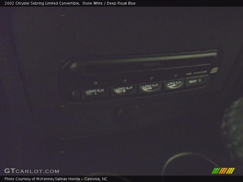 Stone White / Deep Royal Blue 2002 Chrysler Sebring Limited Convertible