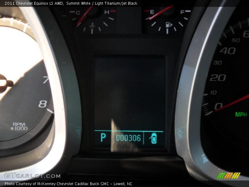 Summit White / Light Titanium/Jet Black 2011 Chevrolet Equinox LS AWD