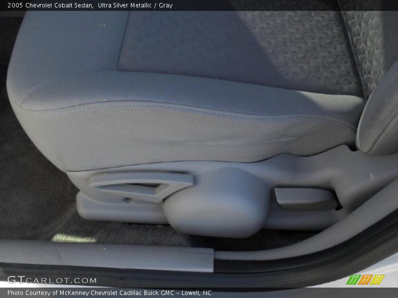 Ultra Silver Metallic / Gray 2005 Chevrolet Cobalt Sedan