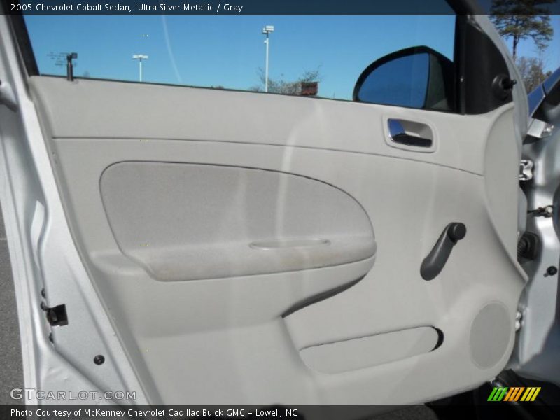 Ultra Silver Metallic / Gray 2005 Chevrolet Cobalt Sedan