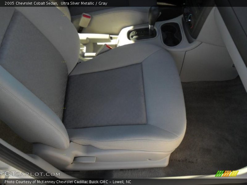 Ultra Silver Metallic / Gray 2005 Chevrolet Cobalt Sedan