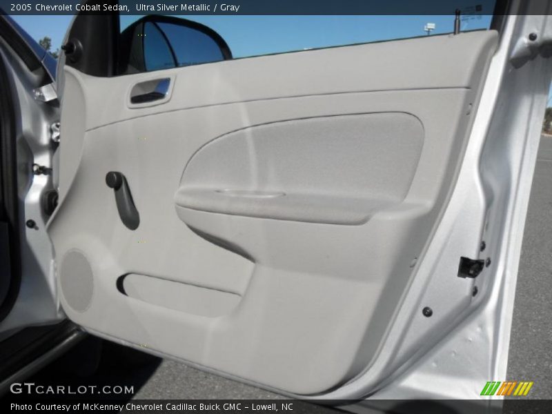 Ultra Silver Metallic / Gray 2005 Chevrolet Cobalt Sedan