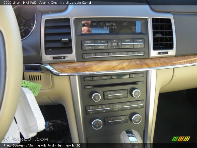 Atlantis Green Metallic / Light Camel 2010 Lincoln MKZ FWD