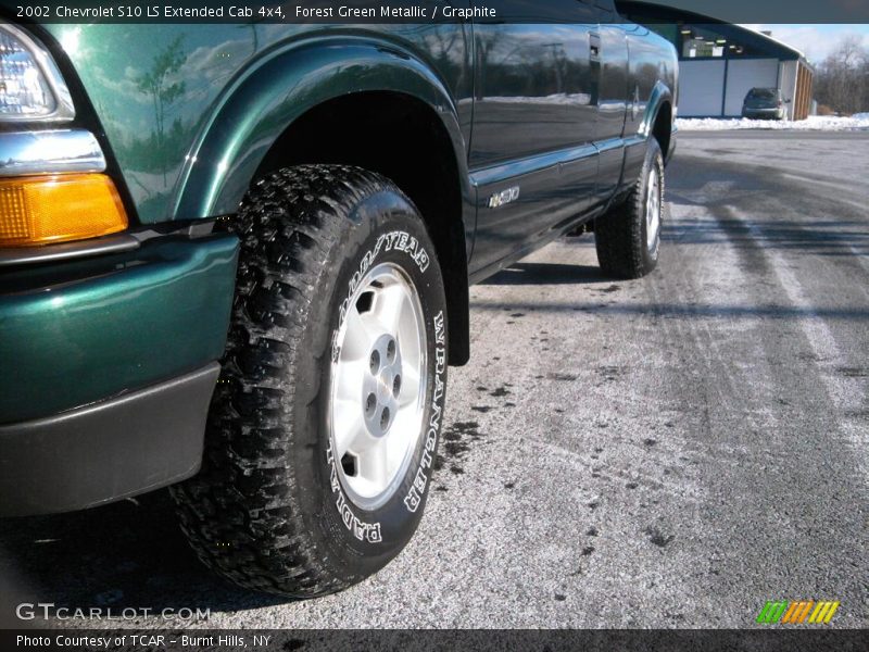 Forest Green Metallic / Graphite 2002 Chevrolet S10 LS Extended Cab 4x4