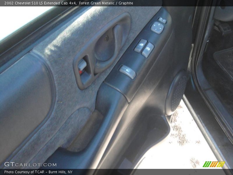 Forest Green Metallic / Graphite 2002 Chevrolet S10 LS Extended Cab 4x4