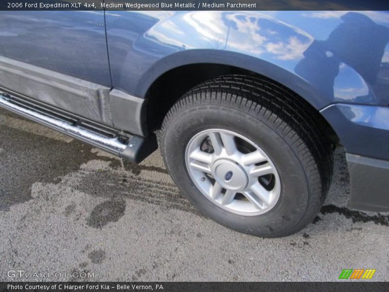 Medium Wedgewood Blue Metallic / Medium Parchment 2006 Ford Expedition XLT 4x4