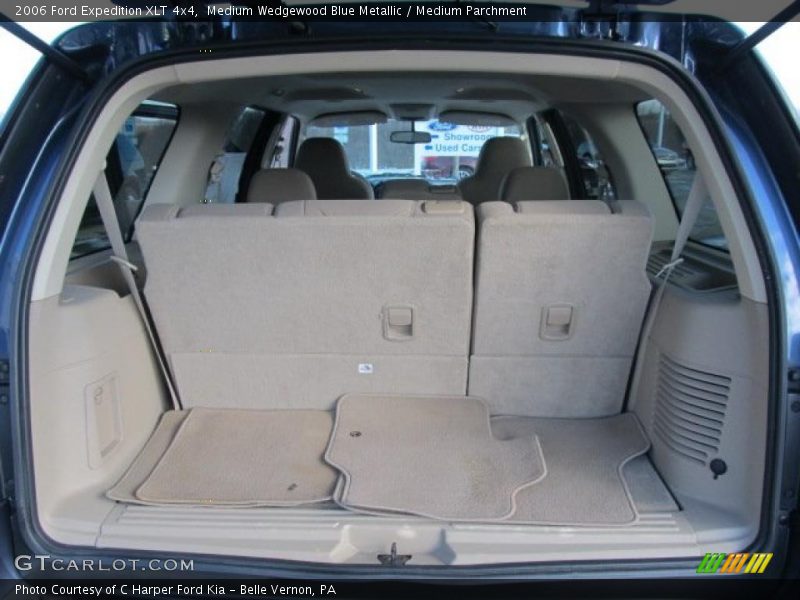 Medium Wedgewood Blue Metallic / Medium Parchment 2006 Ford Expedition XLT 4x4