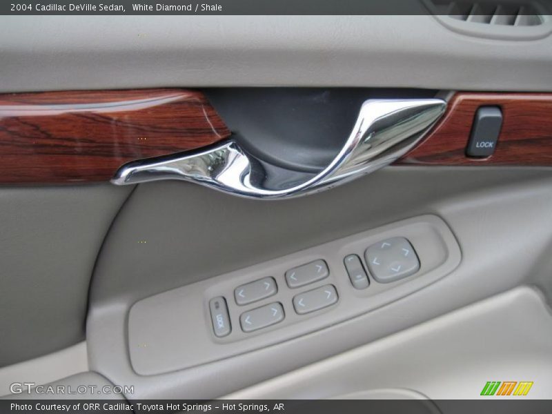 White Diamond / Shale 2004 Cadillac DeVille Sedan