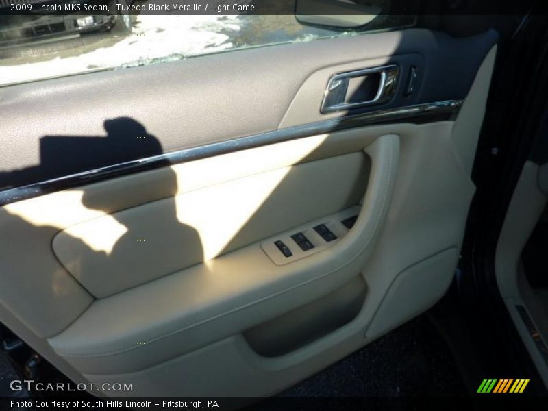 Tuxedo Black Metallic / Light Camel 2009 Lincoln MKS Sedan