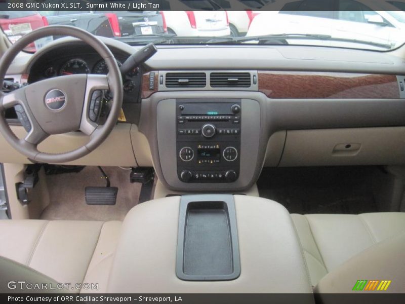 Dashboard of 2008 Yukon XL SLT