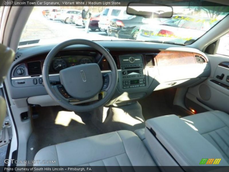 Dashboard of 2007 Town Car Signature