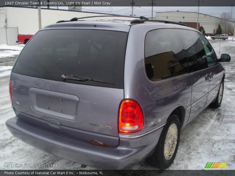  1997 Town & Country LXi Light Iris Pearl